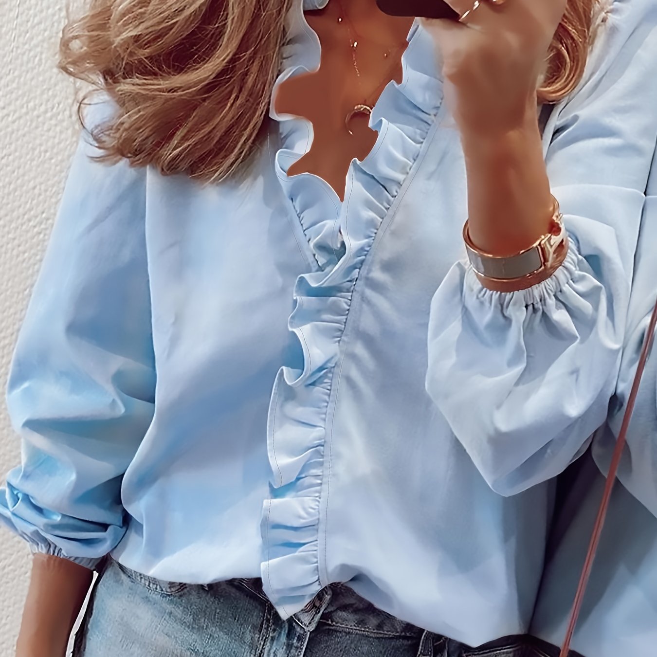 MAISY™ – Blouse à Col V Volanté